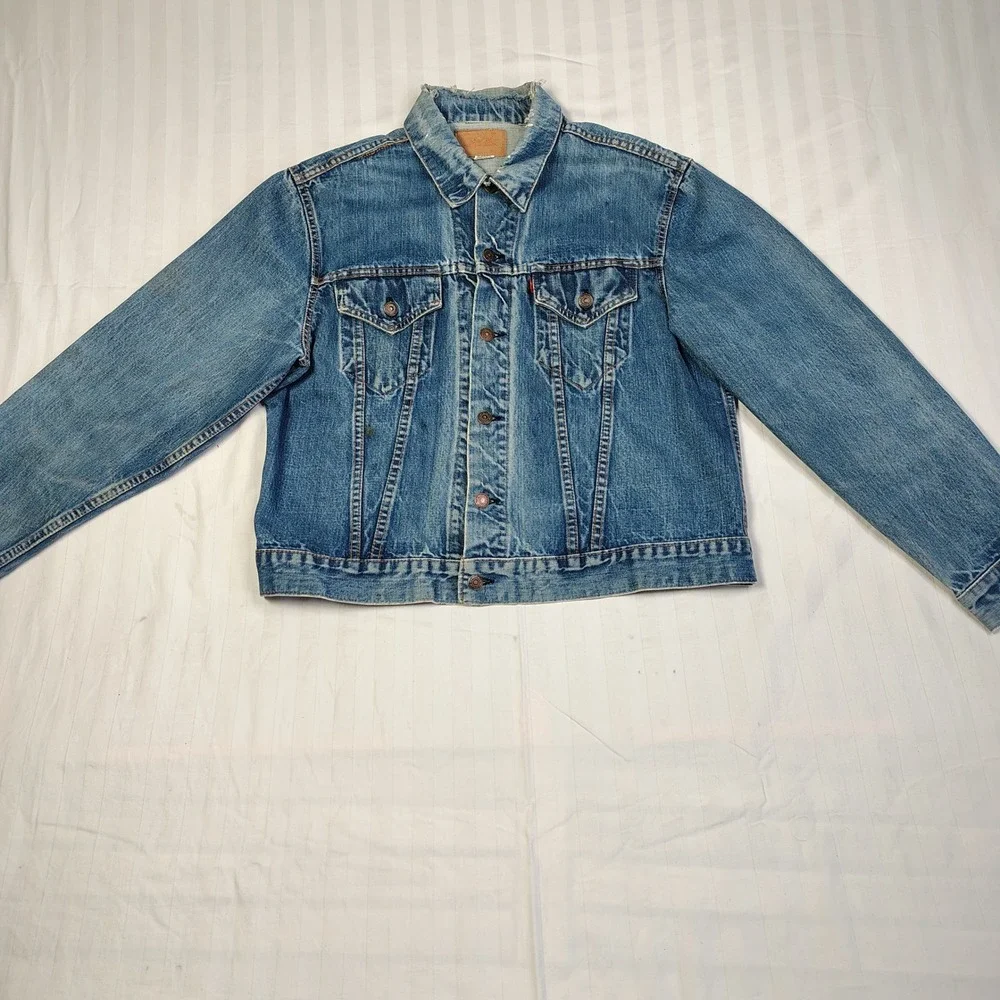 Vintage Levis Mens Denim Trucker Jacket Size 44 Blue Cotton Distressed Type III - Picture 2 of 13